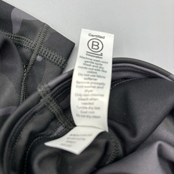 ATHLETA Ultimate Camo 7/8 Tight Women's Size XS‎ Gray/Black Camo Leggings - Picture 7 of 8